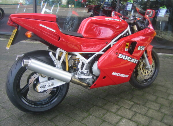 Ducati 851