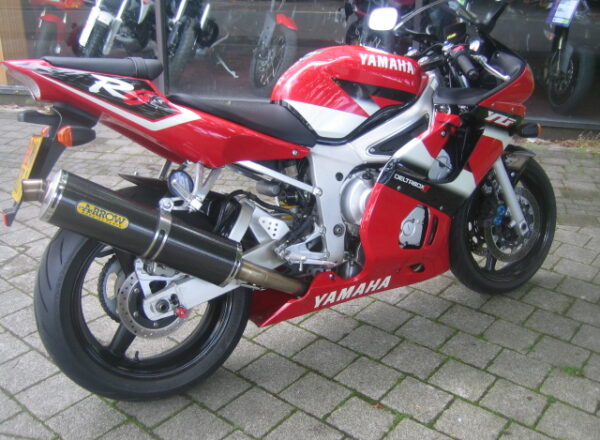 Yamaha R6